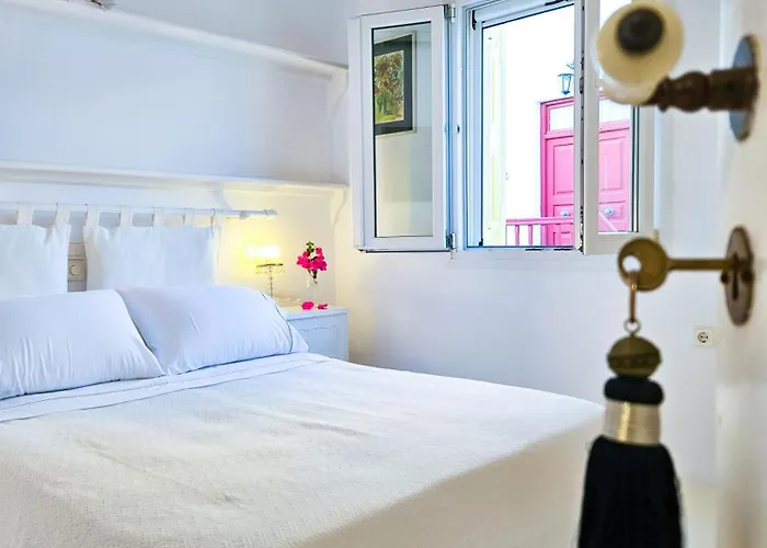 Апартаменты Nikis Town *